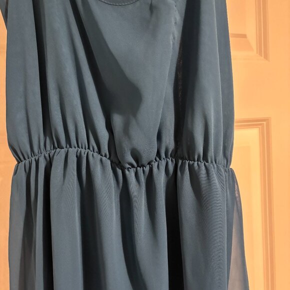 Cute blue flowy summer dress! - Picture 3 of 3